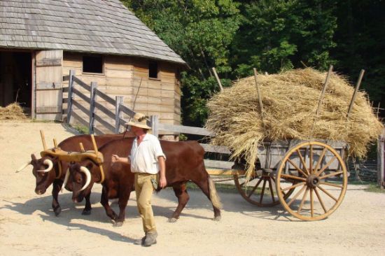 16-sided barn designed for treading wheat