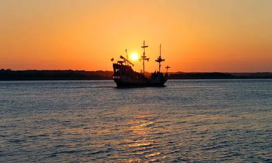 Picture of Tropical Sunset Cruise aboard the Black Raven Pirate Ship