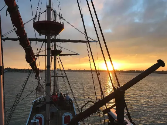 Picture of Tropical Sunset Cruise aboard the Black Raven Pirate Ship