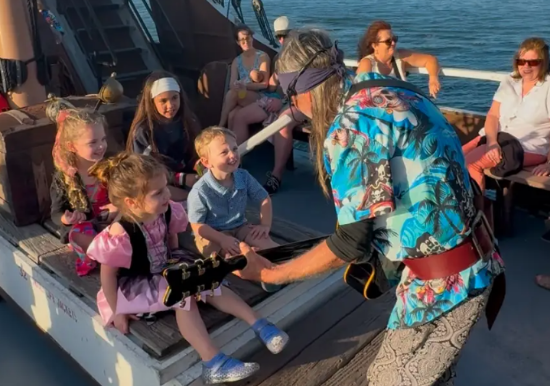 Picture of Tropical Sunset Cruise aboard the Black Raven Pirate Ship