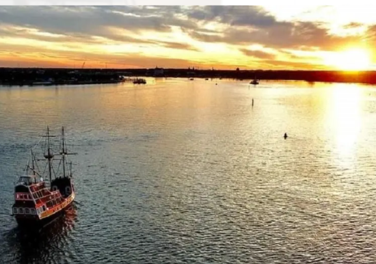 Picture of Tropical Sunset Cruise aboard the Black Raven Pirate Ship
